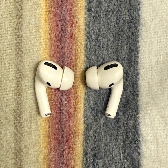 Apple White AirPods Pro Wireless Headset - Picture 2 of 4